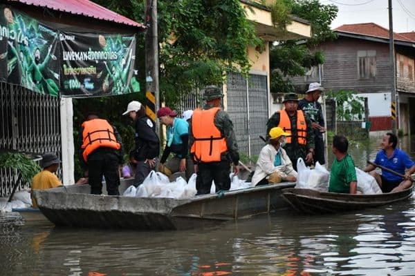 ภาพประกอบข่าว ลำดับที่ 1 จาก ลงพื้นที่มอบถุงยังชีพให้กำลังใจประชาชน วันที่ 13 ต.ค. 65